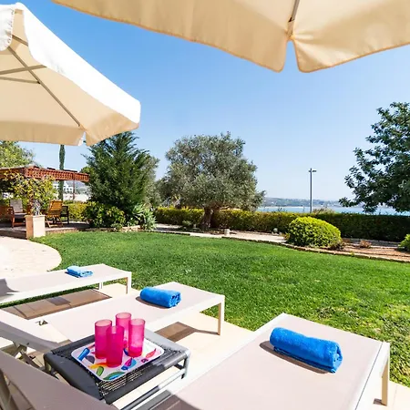 Villa Demiana By Ezoria