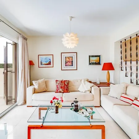 Demiana By Ezoria Κόλπος των Κοραλλιών