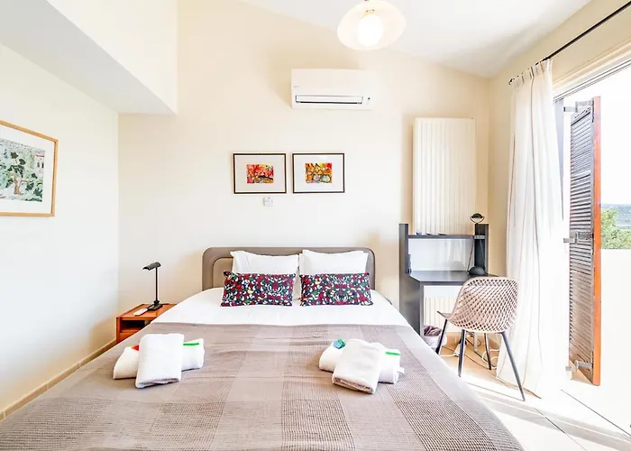 Demiana By Ezoria Villa Coral Bay